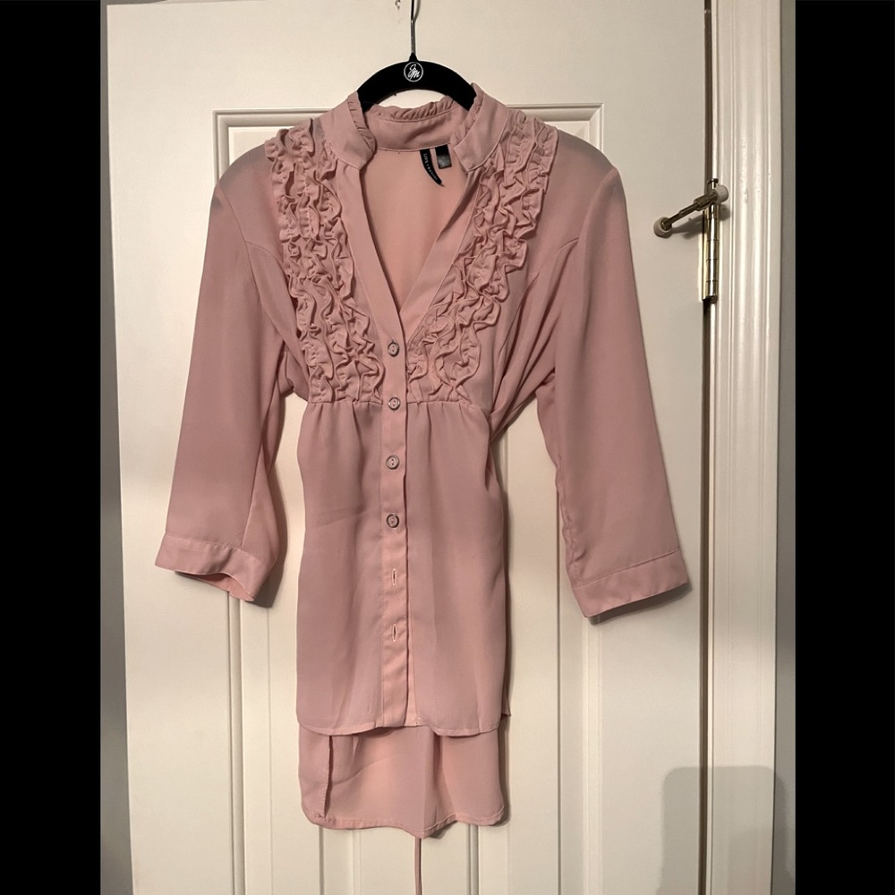 🛍🛍🛍🛍Fall Sale! medium Rose blouse with tie back high - low